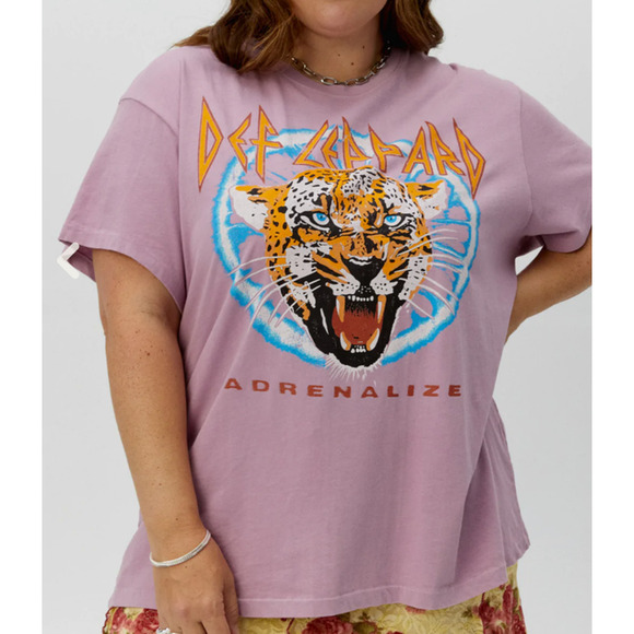 Daydreamer Def Leppard Adrenalize Tour Tee Pink Small NWOT - Picture 2 of 7
